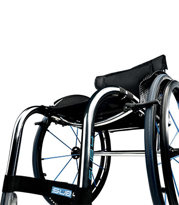 Cuanto más ligera sea tu silla, menor será el esfuerzo que tienes que realizar para propulsarla. Así de sencillo.
