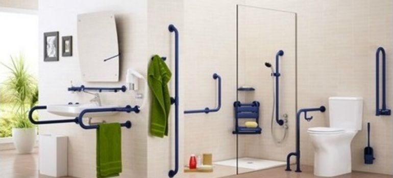 Sillas de baño y ducha para personas con movilidad reducida para aumentar la seguridad