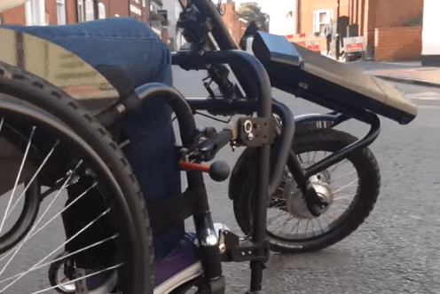 Tiga con handbike Quickie Attitude eléctrica