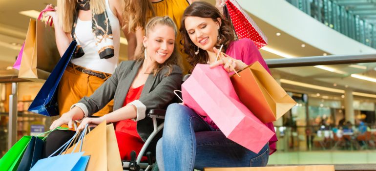 Ropa adaptada para personas en silla de ruedas 
