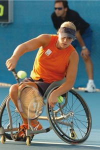 tenis-deportes-adaptados-silla-de-ruedas