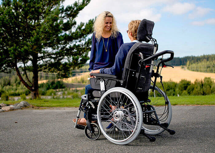 Escoger una silla de ruedas para mayores | Medical